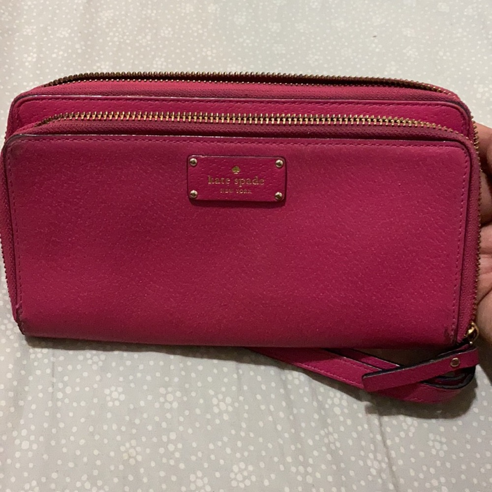 Kate Spade Large Wristlet Wallet ♠️